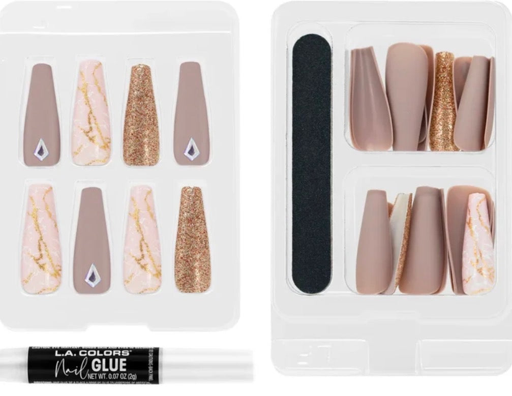 Lavish Nails